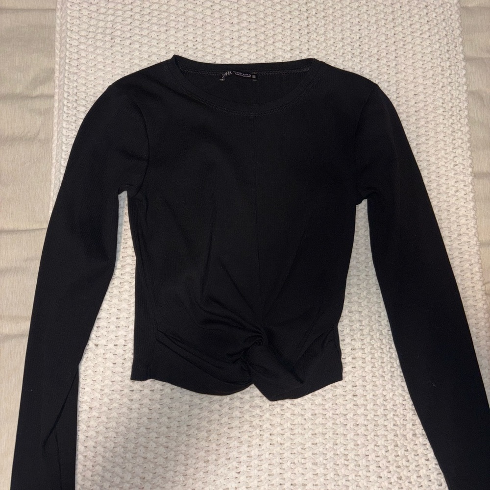 Zara black ribbed long sleeve with twist in the front somewhat cropped